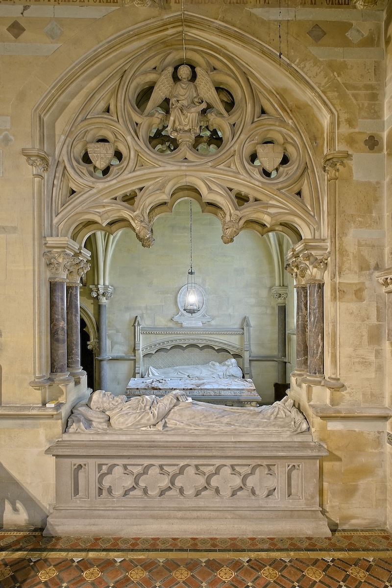 Monuments and memorials at St James Church, Titsey